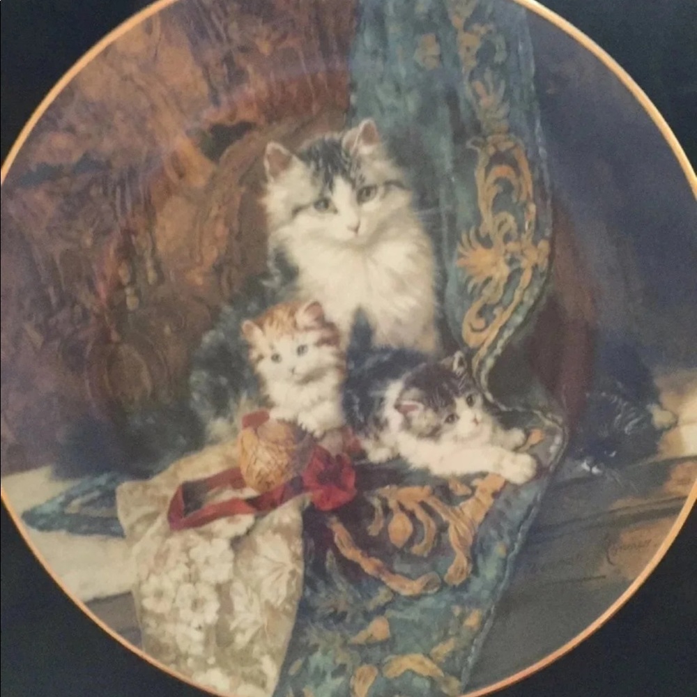 Vintage Victorian Cats Collector Plate..NWOT